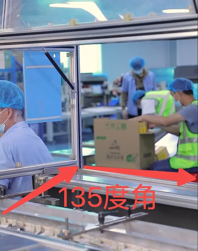 《「虚拟直播间」-素材使用注意事项》 （3）主播/产品存在穿模/穿帮现象？ 配图 3