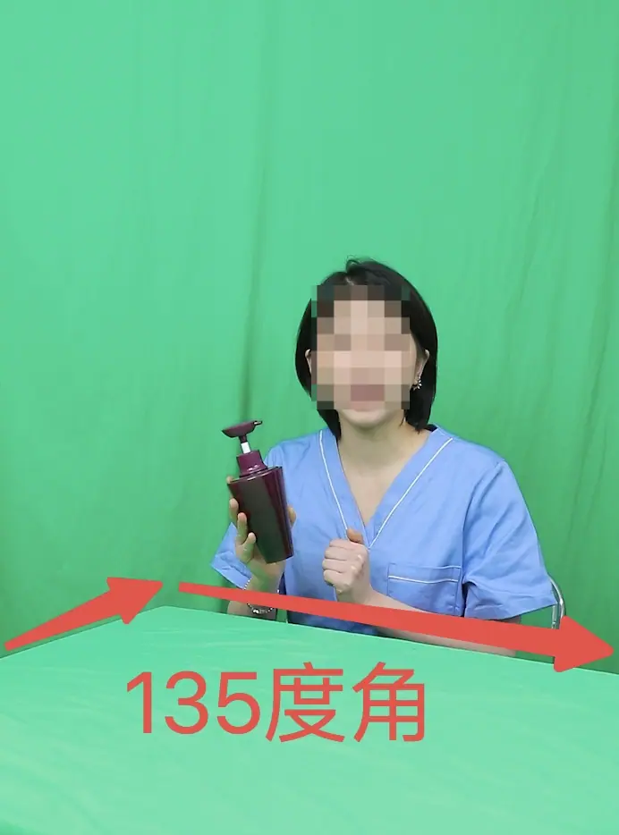 《「虚拟直播间」-素材使用注意事项》 （3）主播/产品存在穿模/穿帮现象？ 配图 4